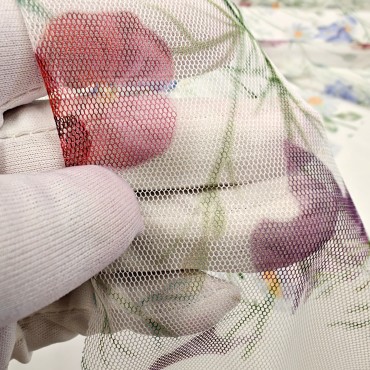 Сетка стрейч с полевыми цветами